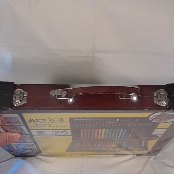 Art 101 96 piece Art Kit in Wooden Carrying case - Picture 6 of 6